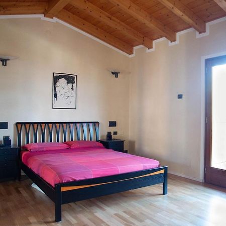 Guesthouse "Villa Tamas" リモーネ・スル・ガルダ エクステリア 写真