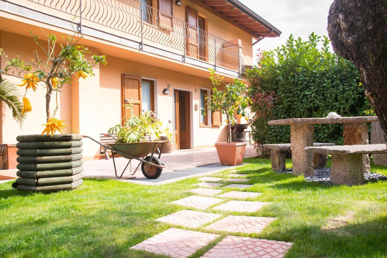 Guesthouse "Villa Tamas" リモーネ・スル・ガルダ エクステリア 写真